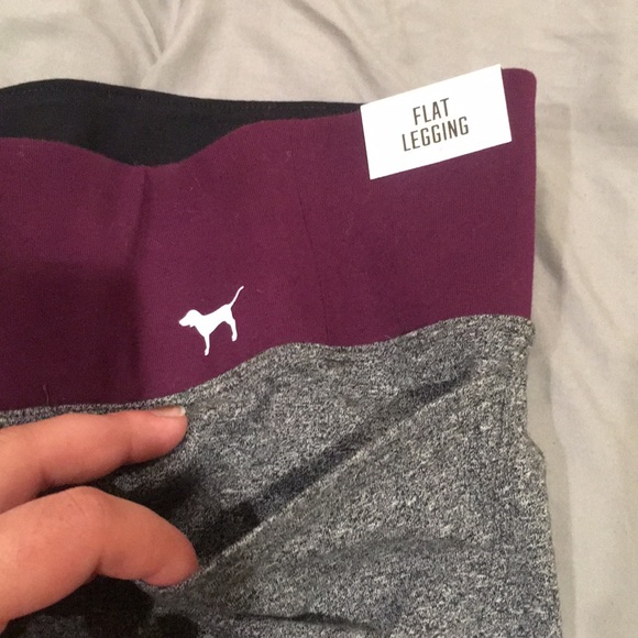 Victoria Secret’s Pink Leggings!! NWT - Picture 5 of 5